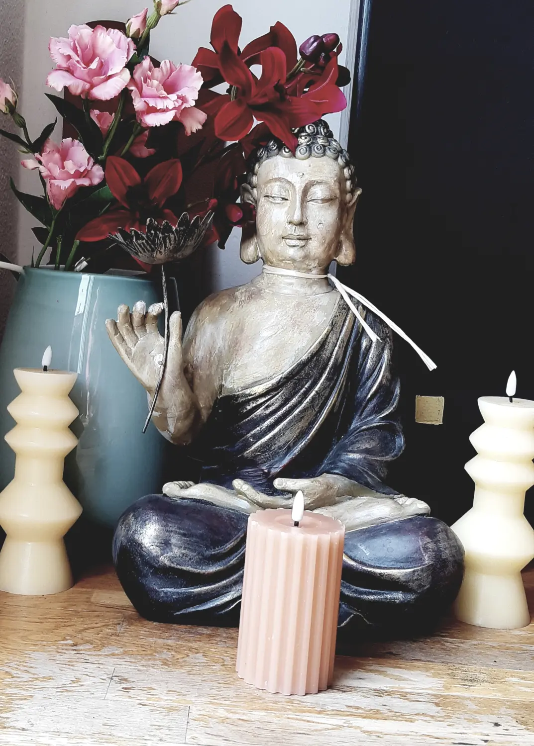 Gabi - My Yoga Concept - Buddha und Kerze